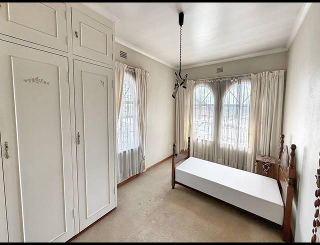5 BEDROOM HOUSE FOR SALE IN THE HILL